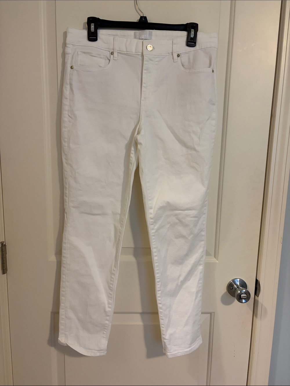 White House Black Market Women’s mid-rise White Skinny Jeans